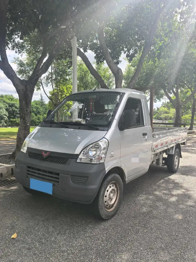 2020 WuLing RongGuang Mini Truck 1.5L 99HP L4 5MT