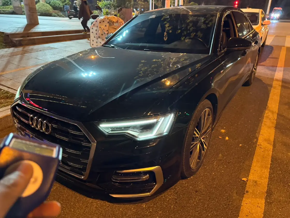 2022 Audi A6L 2.0T 190HP L4 7DCT