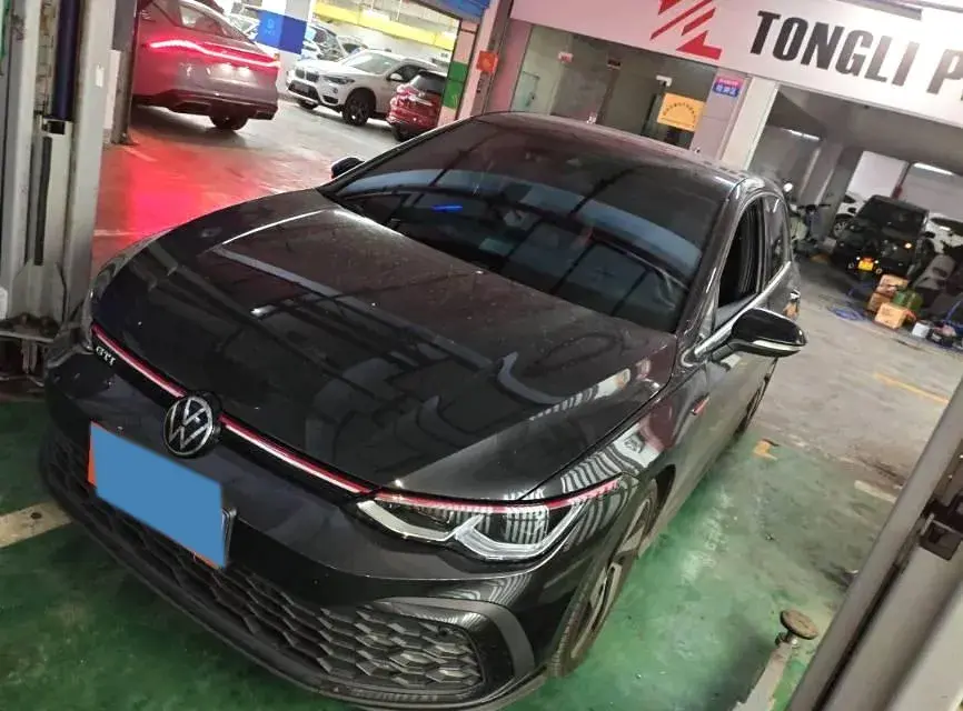 2023 Volkswagen GolfGTI 2.0T 220HP L4 7DCT
