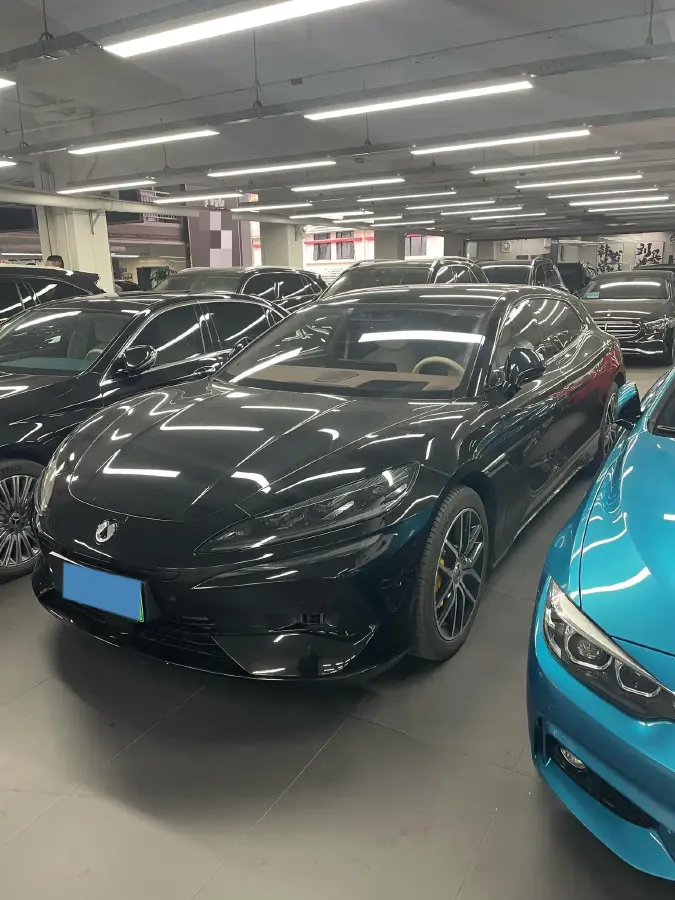 2024 Denza DenzaZ9GT 2.0T 207HP L4 E-CVT PHEV 38.5KWH