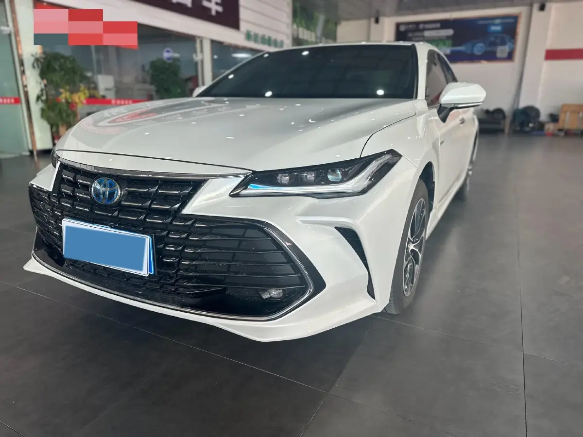2023 Toyota Avalon 2.5L 178HP L4 E-CVT Hybrid