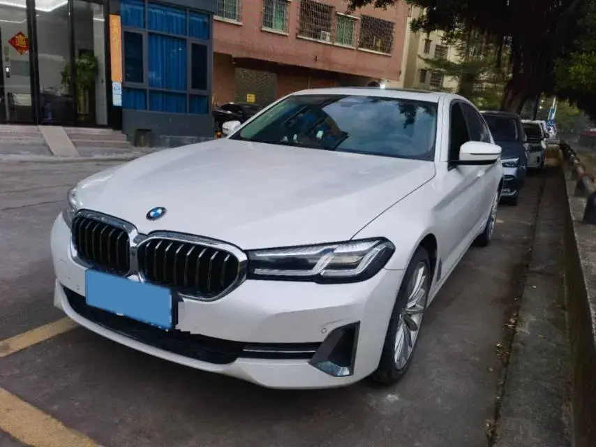 2022 BMW 5 Series 2.0T 252HP L4 8AT