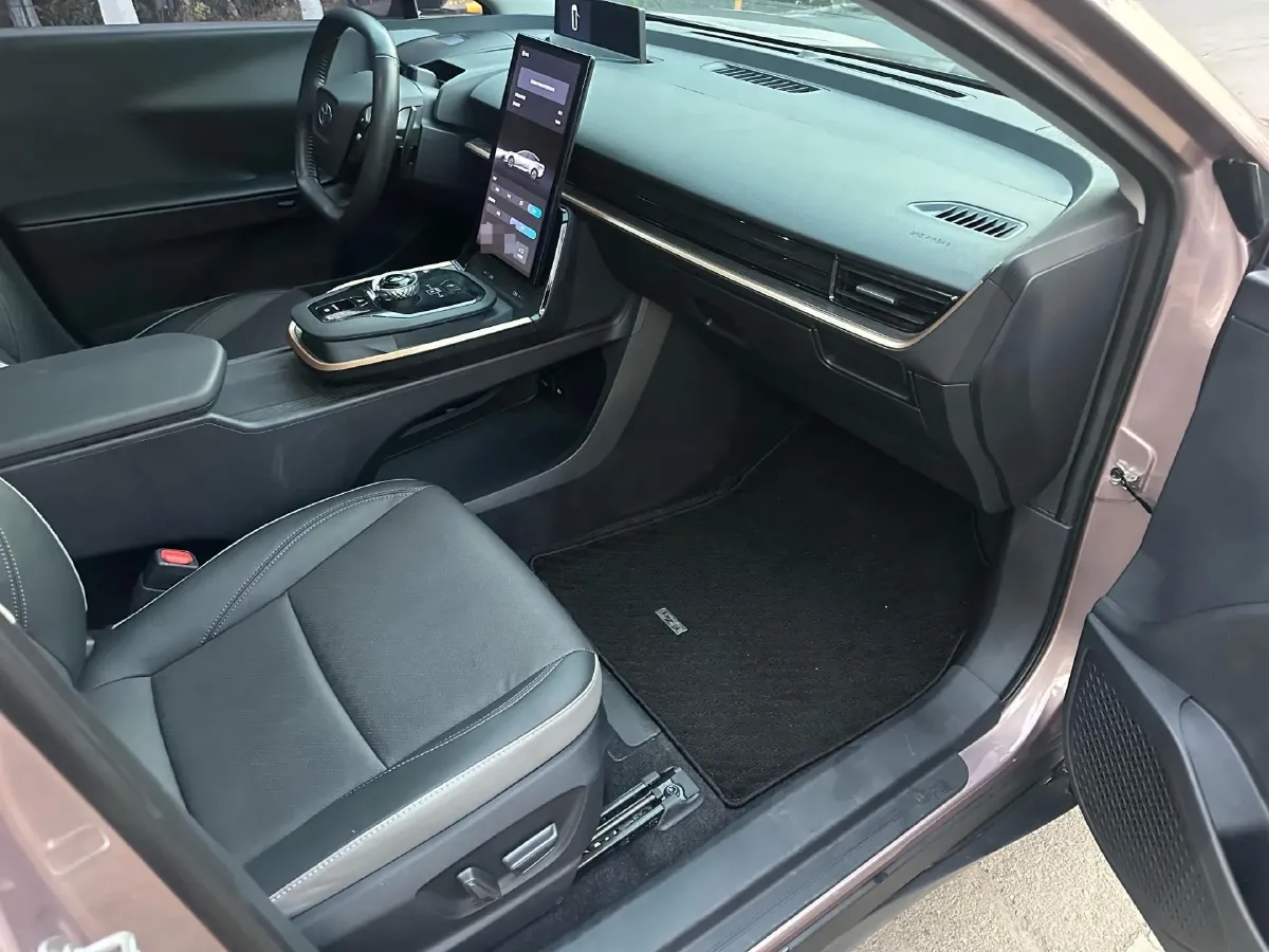 2023 Toyota bZ3 BEV 65.28KWH,autocango,china used car exporter,china ev exporter,chinese used car exporter,chinese used ev exporter