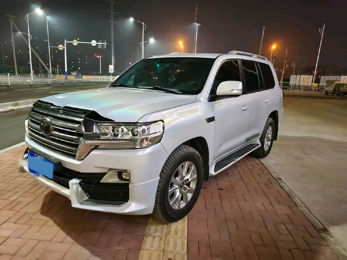 2015 Toyota Land Cruiser 4.0L 275HP V6 5AT