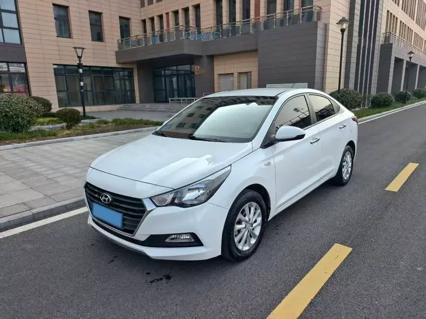 2016 Hyundai Verna 1.4L 100HP L4 6MT