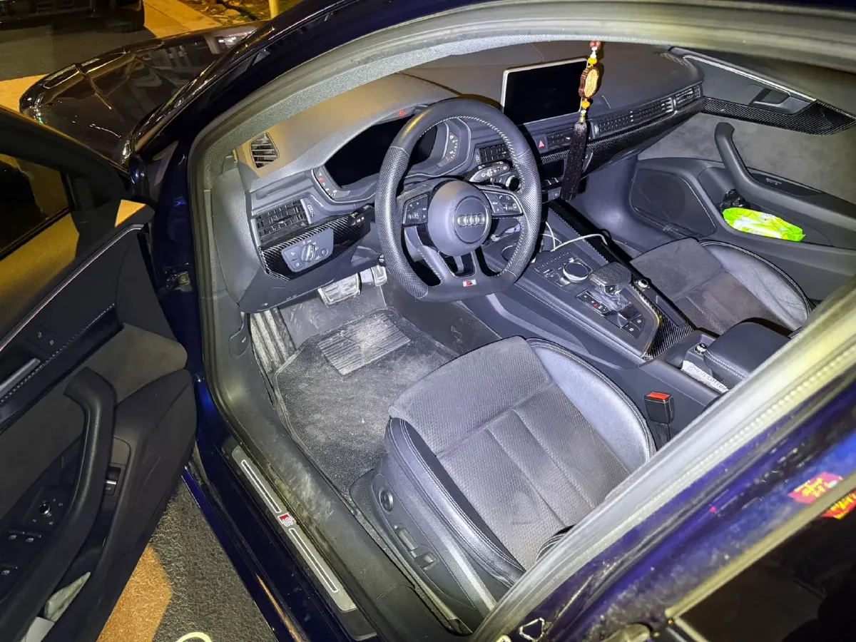 2020 Audi A4 2.0T 190HP L4 7DCT,autocango,china used car exporter,china ev exporter,chinese used car exporter,chinese used ev exporter