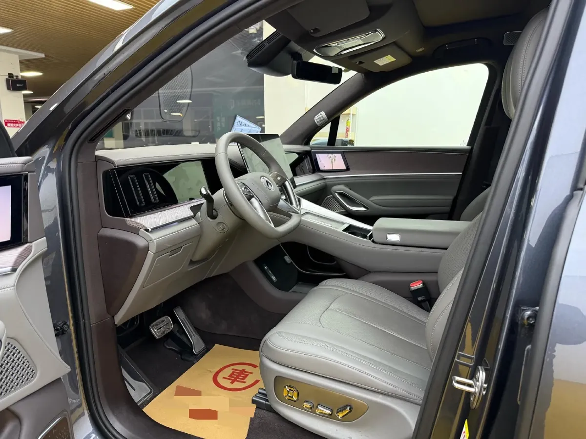 2025 Denza DenzaN9 2.0T 207HP L4 E-CVT PHEV,autocango,china used car exporter,china ev exporter,chinese used car exporter,chinese used ev exporter