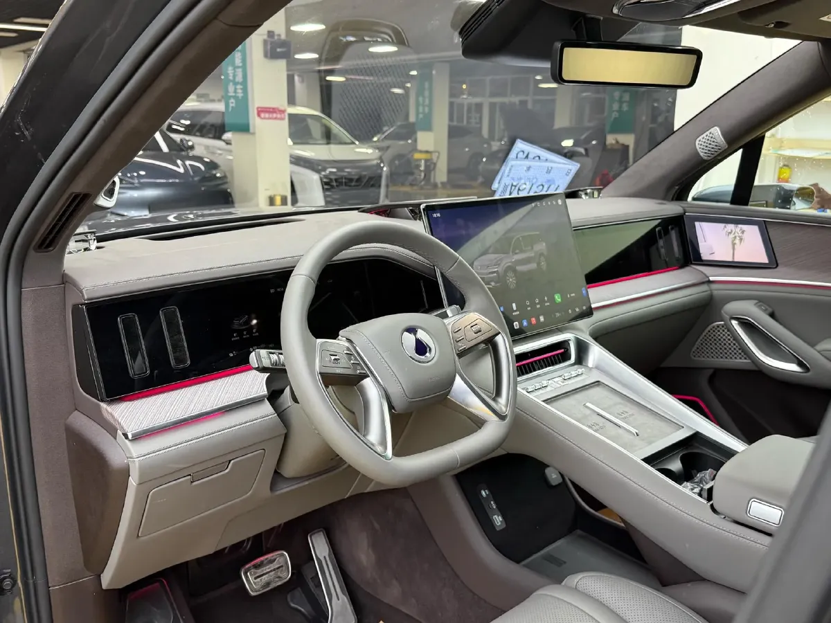 2025 Denza DenzaN9 2.0T 207HP L4 E-CVT PHEV,autocango,china used car exporter,china ev exporter,chinese used car exporter,chinese used ev exporter