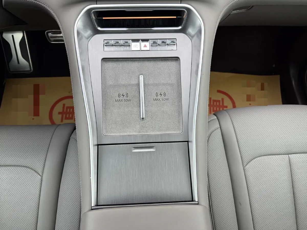 2025 Denza DenzaN9 2.0T 207HP L4 E-CVT PHEV,autocango,china used car exporter,china ev exporter,chinese used car exporter,chinese used ev exporter