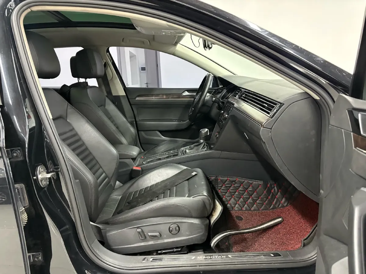 2018 Volkswagen Magotan 1.8T 180HP L4 7DCT,autocango,china used car exporter,china ev exporter,chinese used car exporter,chinese used ev exporter