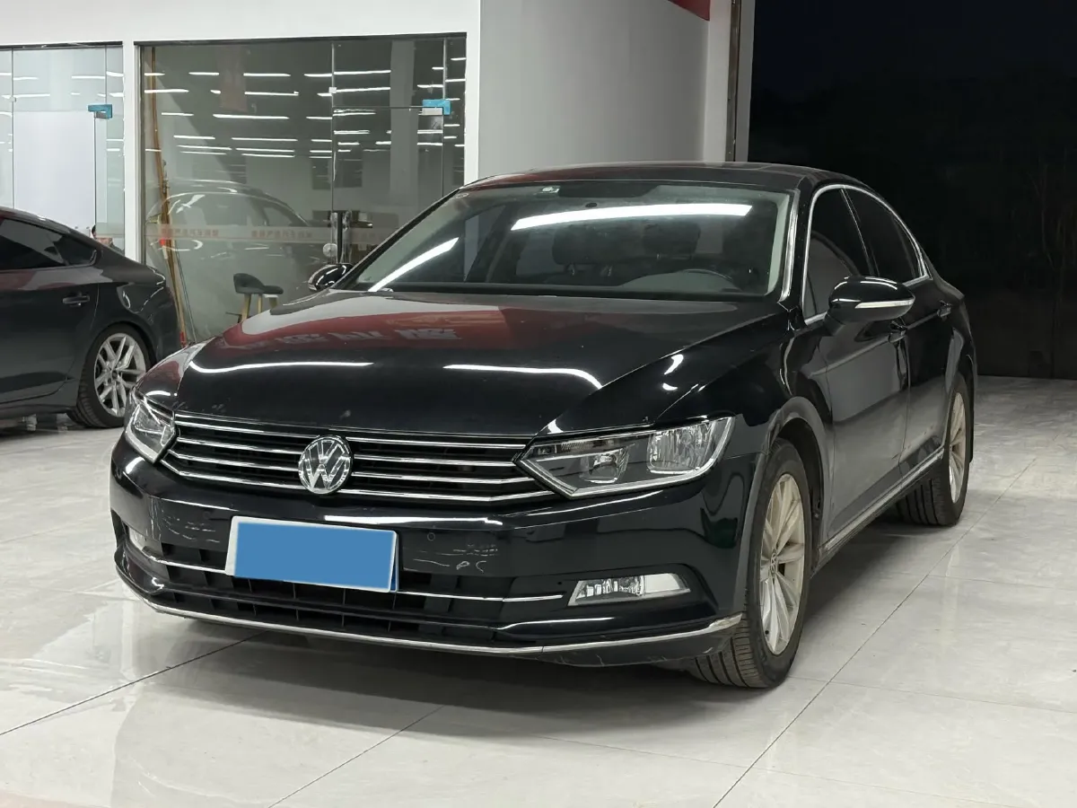 2018 Volkswagen Magotan 1.8T 180HP L4 7DCT,autocango,china used car exporter,china ev exporter,chinese used car exporter,chinese used ev exporter