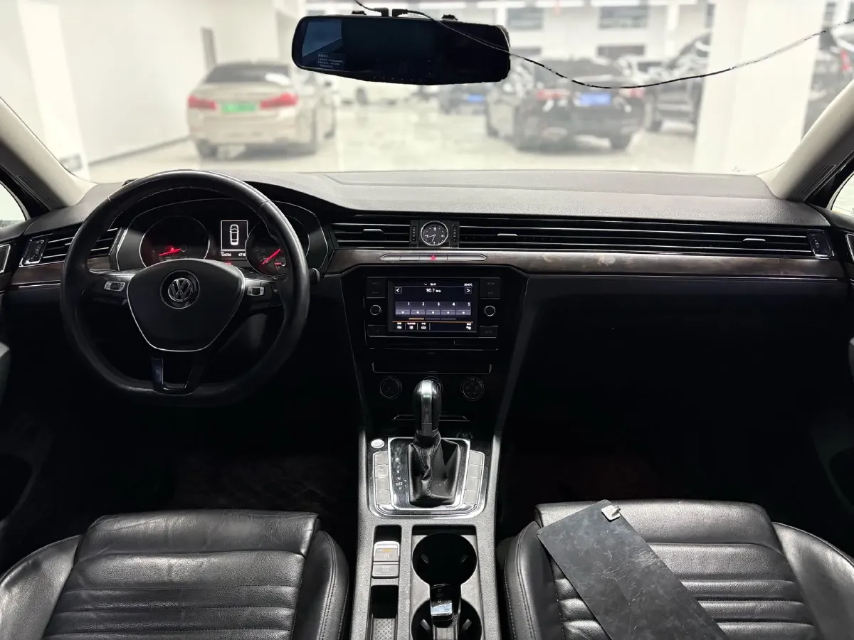 2018 Volkswagen Magotan 1.8T 180HP L4 7DCT,autocango,china used car exporter,china ev exporter,chinese used car exporter,chinese used ev exporter