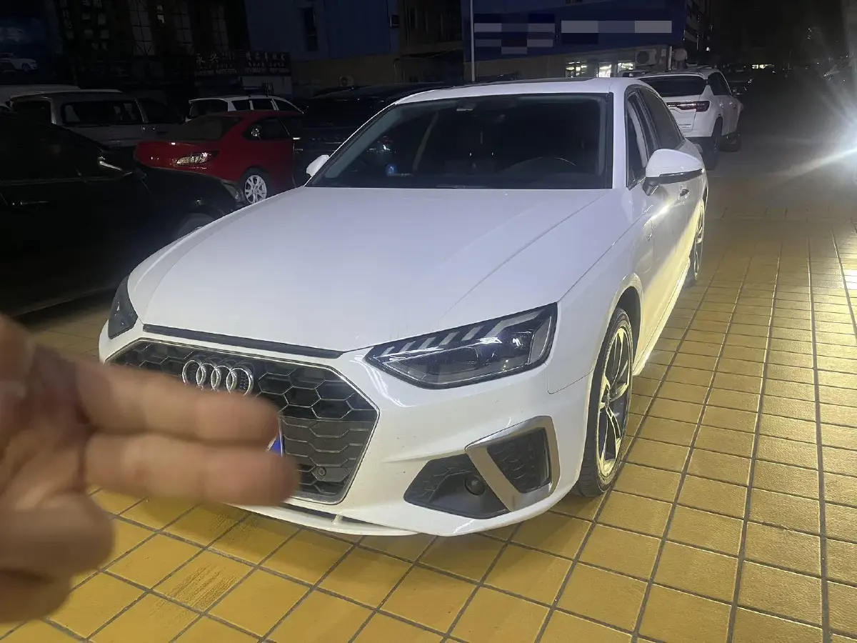 2020 Audi A4L 2.0T 190HP L4 7DCT