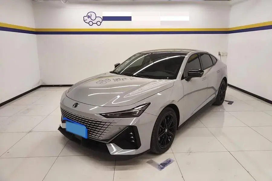 2023 ChangAn UNI-V iDD 1.5T 170HP L4 6TCT PHEV 18.4KWH