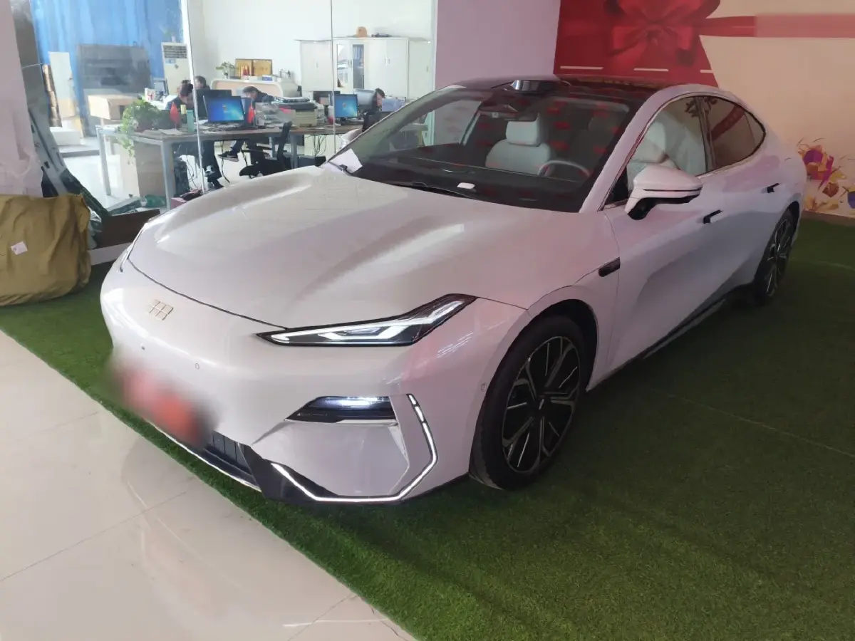 2024 Geely Galaxy E8 BEV 76KWH