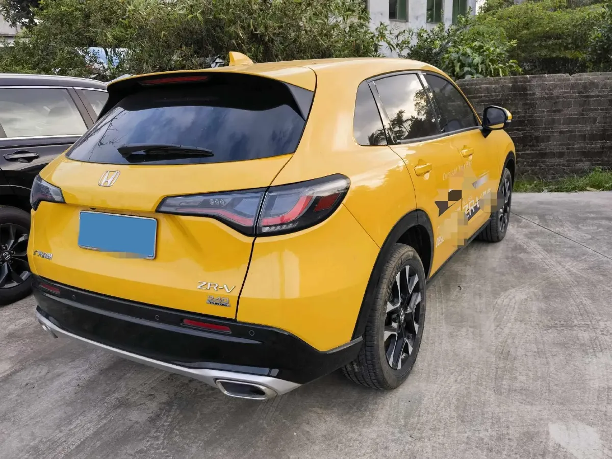 2022 Honda ZR-V 1.5T 182HP L4 CVT,autocango,china used car exporter,china ev exporter,chinese used car exporter,chinese used ev exporter