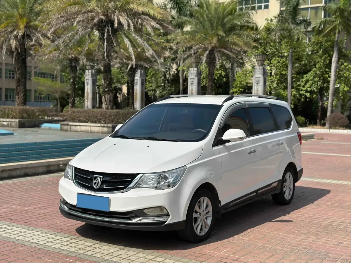 2016 BaoJun 560 1.5T 150HP L4 6MT