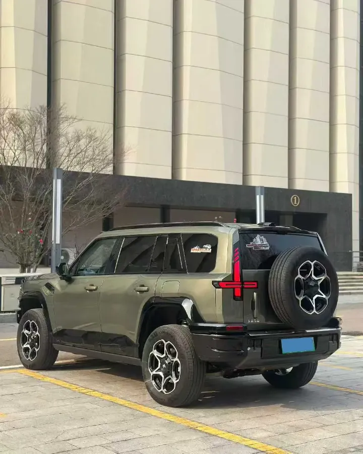 2025 M Hero WarriorM817 1.5T 197HP L4 2DHT PHEV,autocango,china used car exporter,china ev exporter,chinese used car exporter,chinese used ev exporter