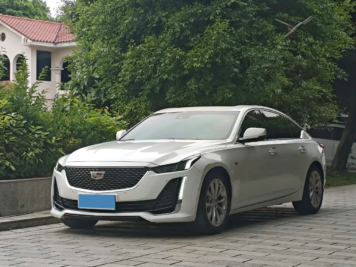 2022 Cadillac CT5 2.0T 237HP L4 10AT