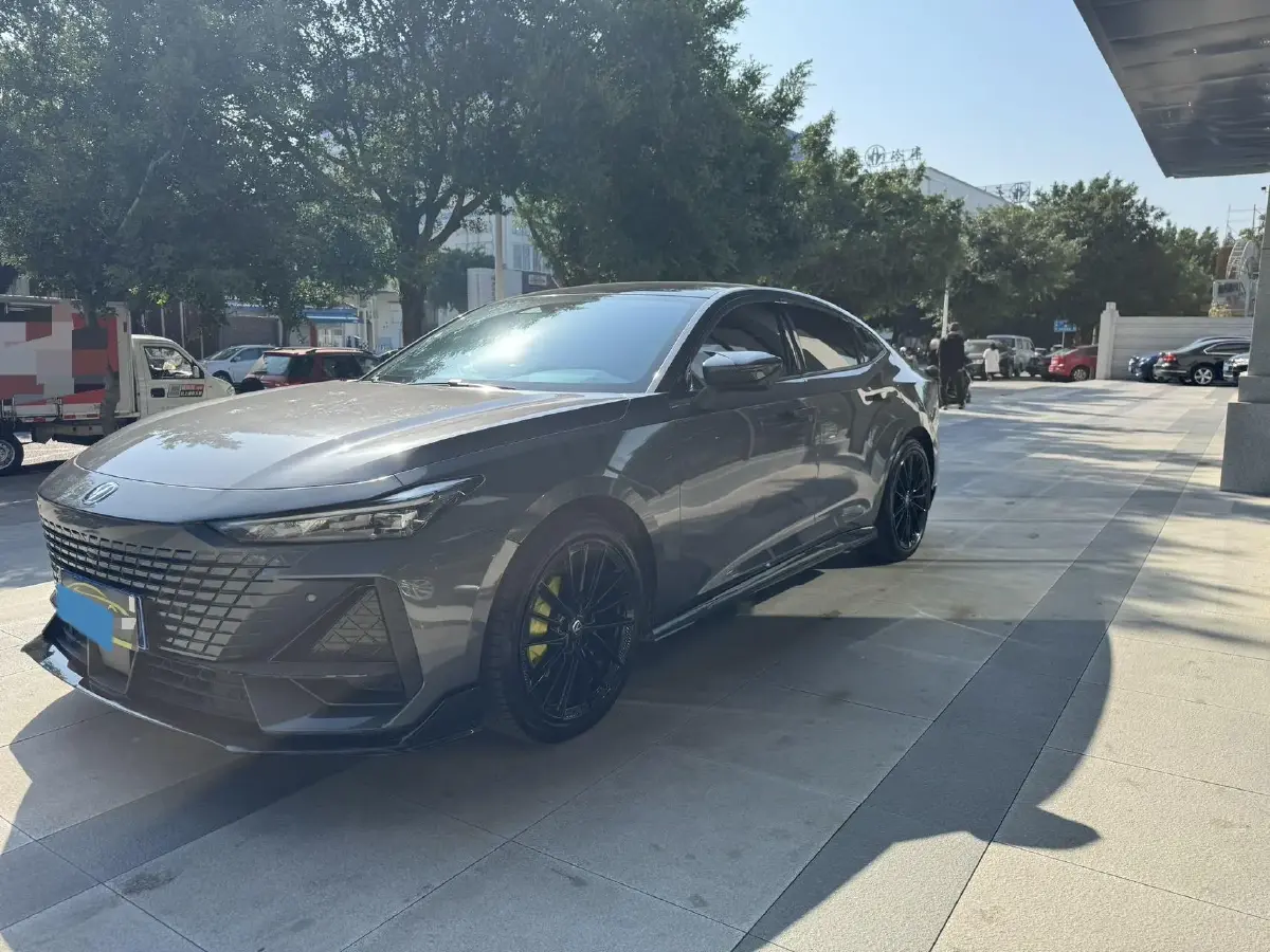 2023 ChangAn UNI-V 1.5T 188HP L4 7DCT