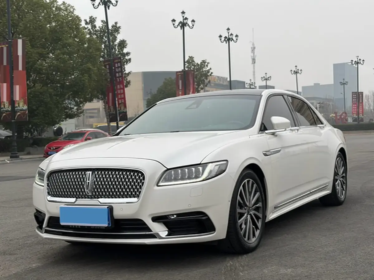 2017 Lincoln Continental 2.0T 261HP L4 6AT