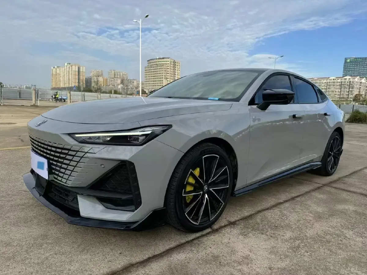 2023 ChangAn UNI-V 1.5T 188HP L4 7DCT
