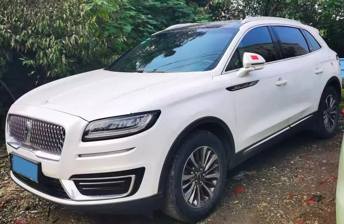 2021 Lincoln Nautilus 2.0T 245HP L4 8AT