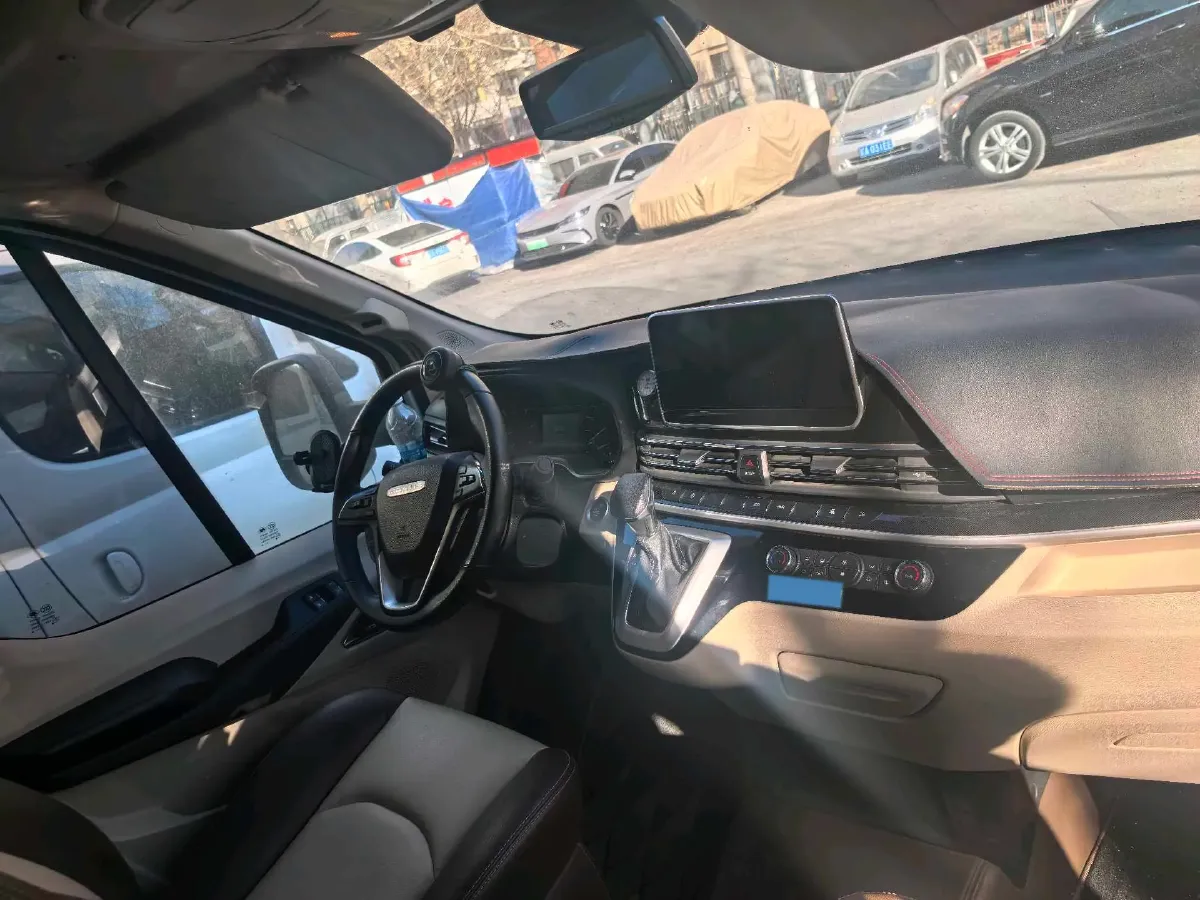 2022 MAXUS V100 RV 2.0T 150HP L4 6AT,autocango,china used car exporter,china ev exporter,chinese used car exporter,chinese used ev exporter