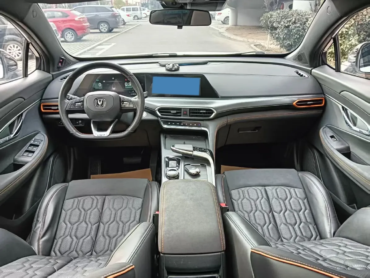 2022 ChangAn UNI-T 1.5T 188HP L4 7DCT,autocango,china used car exporter,china ev exporter,chinese used car exporter,chinese used ev exporter