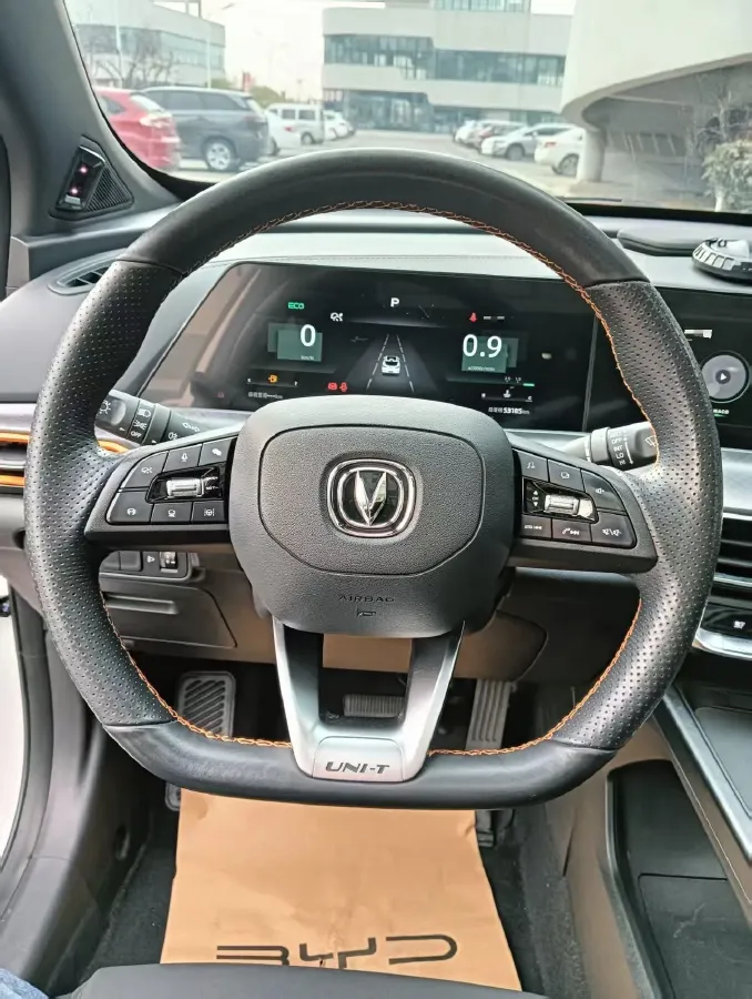 2022 ChangAn UNI-T 1.5T 188HP L4 7DCT,autocango,china used car exporter,china ev exporter,chinese used car exporter,chinese used ev exporter