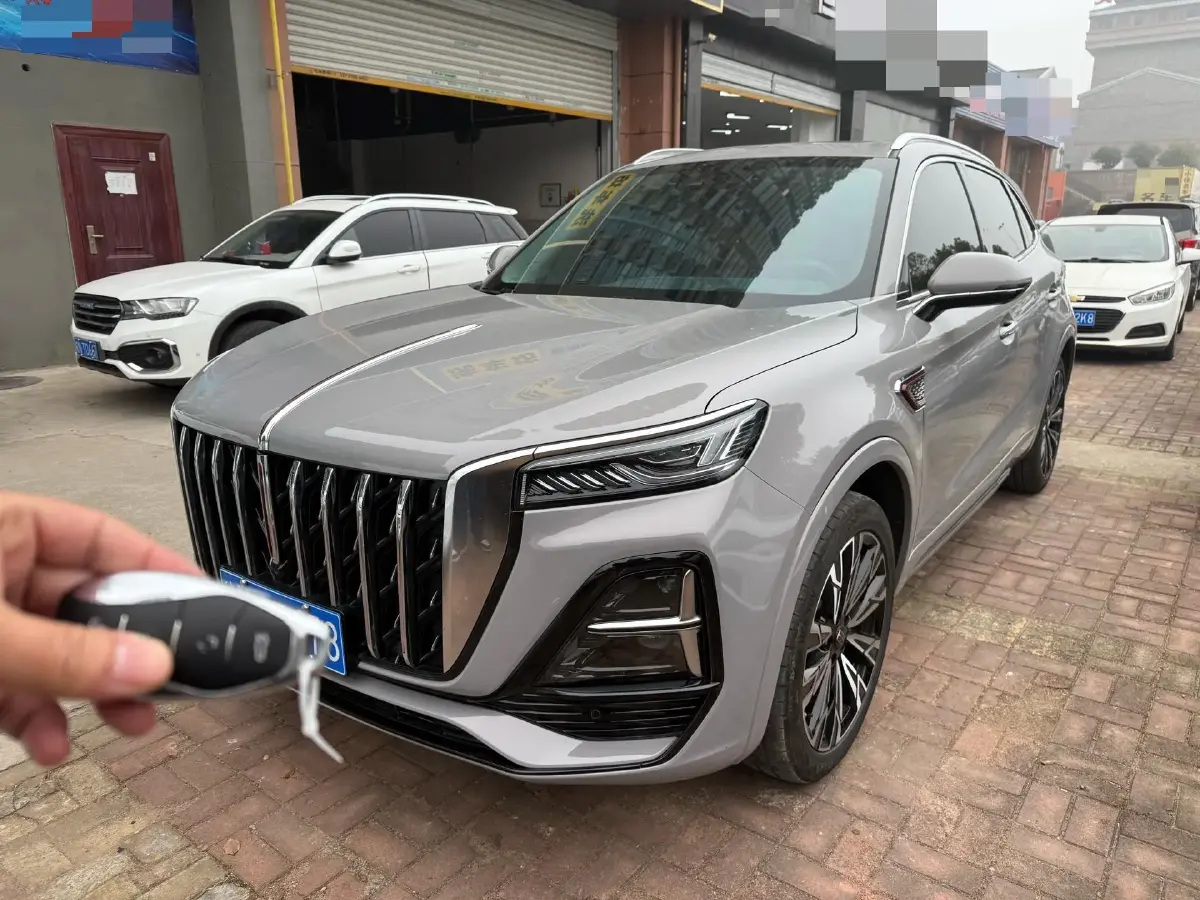 2023 HongQi HS5 2.0T 252HP L4 8AT