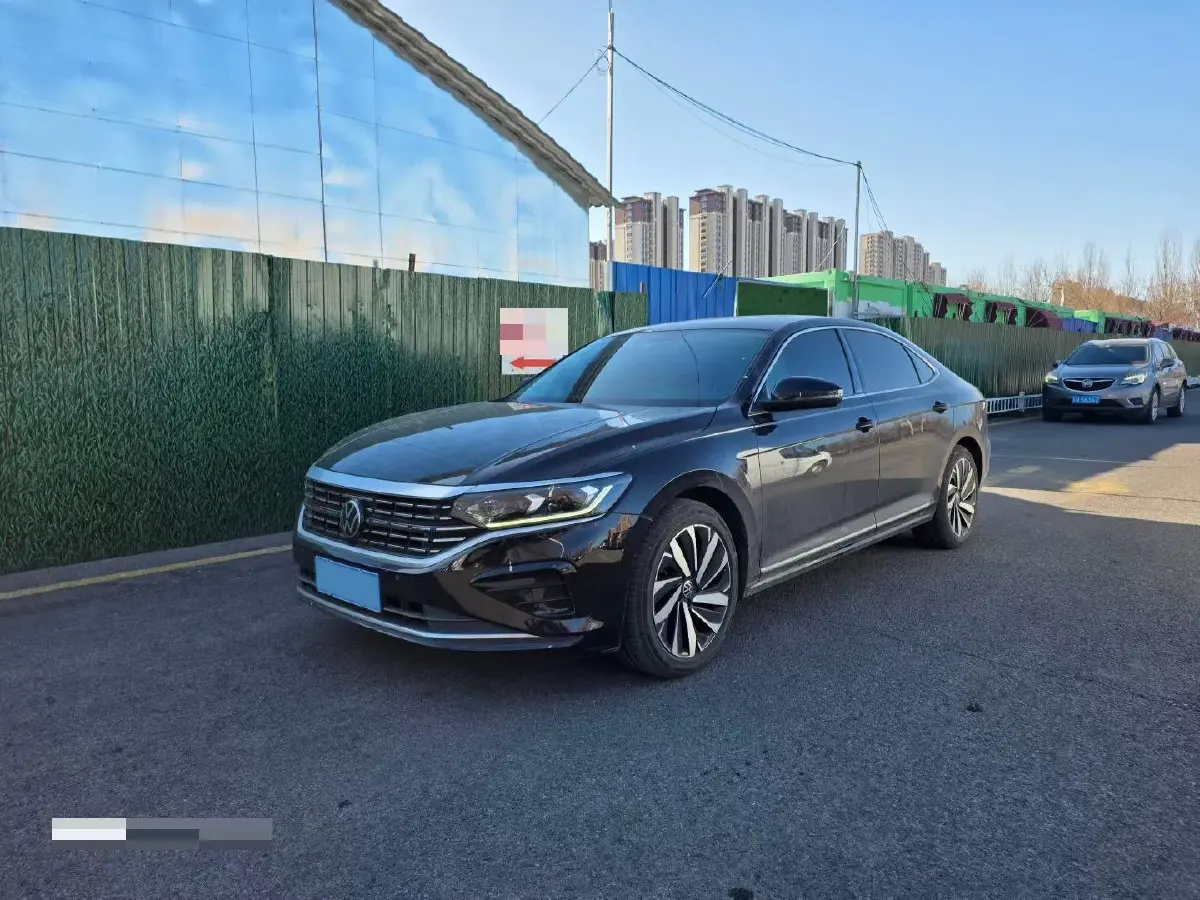 2023 Volkswagen Passat 2.0T 186HP L4 7DCT