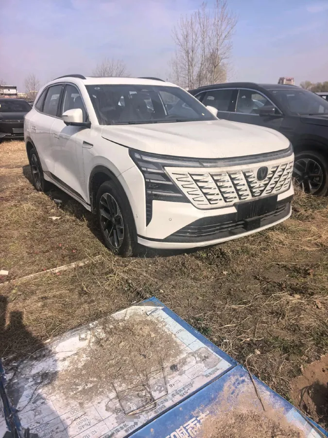2025 ChangAn CS75 Plus 1.5T 192HP L4 8AT,autocango,china used car exporter,china ev exporter,chinese used car exporter,chinese used ev exporter