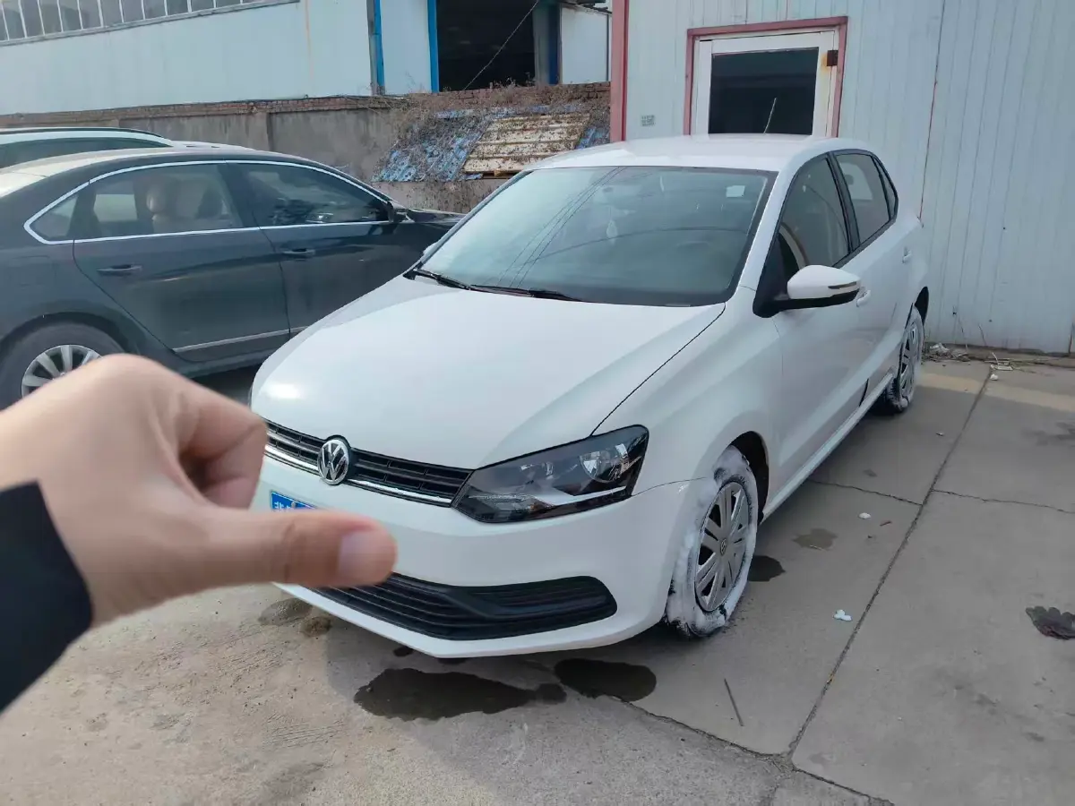 2016 Volkswagen Polo 1.4L 90HP L4 6AT