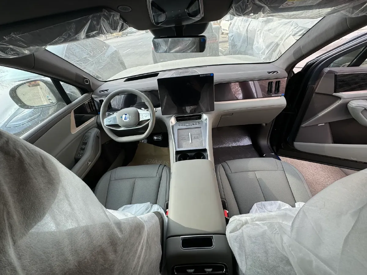 2025 Denza DenzaN8L 2.0T 207HP L4 E-CVT PHEV,autocango,china used car exporter,china ev exporter,chinese used car exporter,chinese used ev exporter