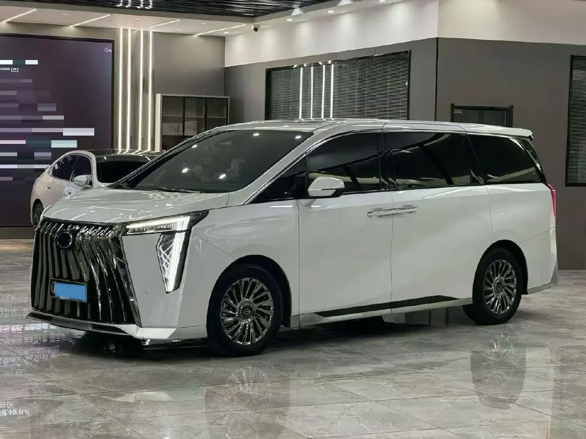 2023 GAC Trumpchi M8 2.0T 190HP L4 E-CVT Hybrid