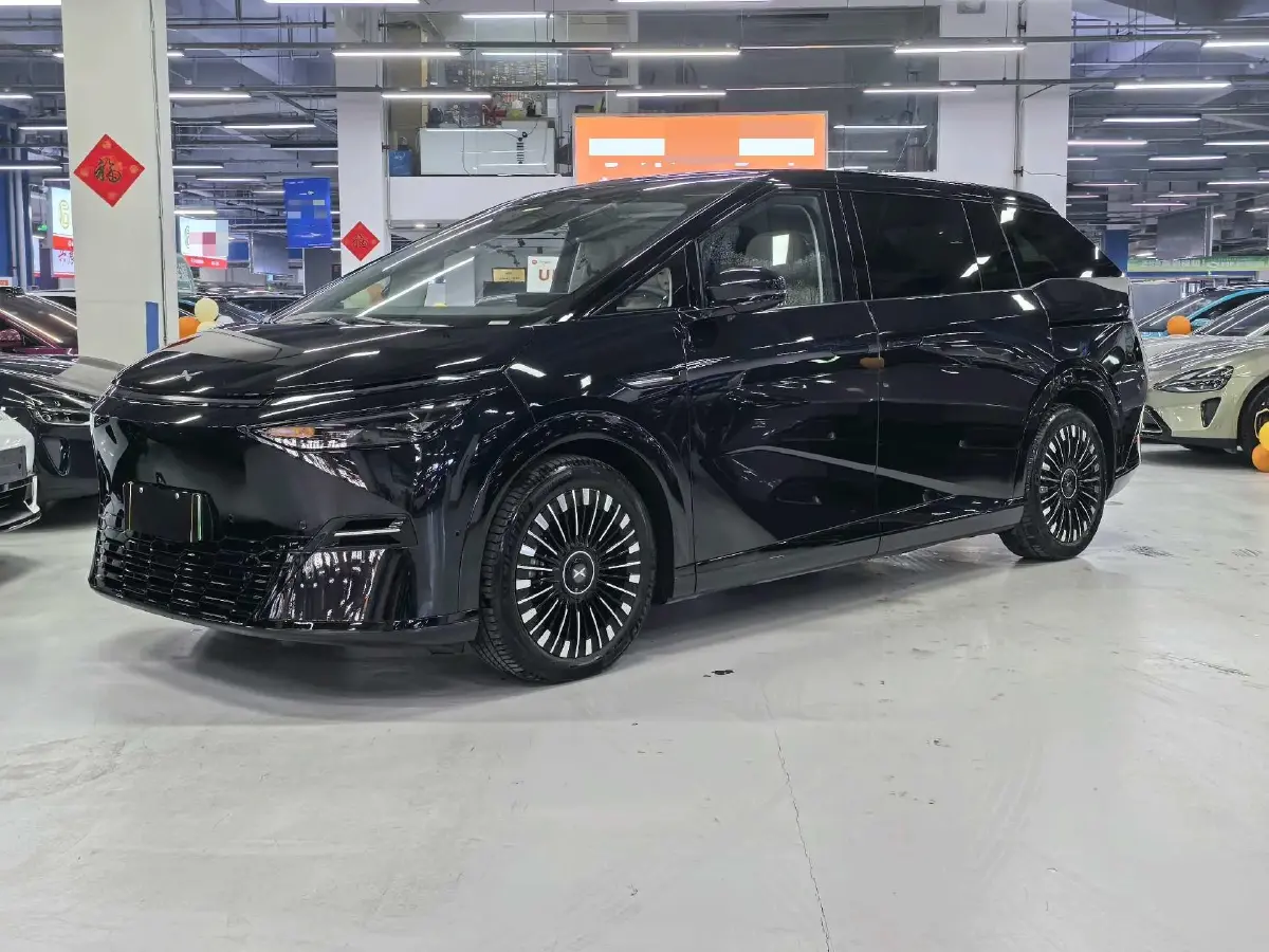 2025 Xpeng X9 BEV