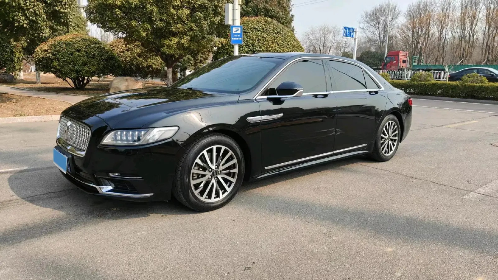 2017 Lincoln Continental 2.0T 261HP L4 6AT