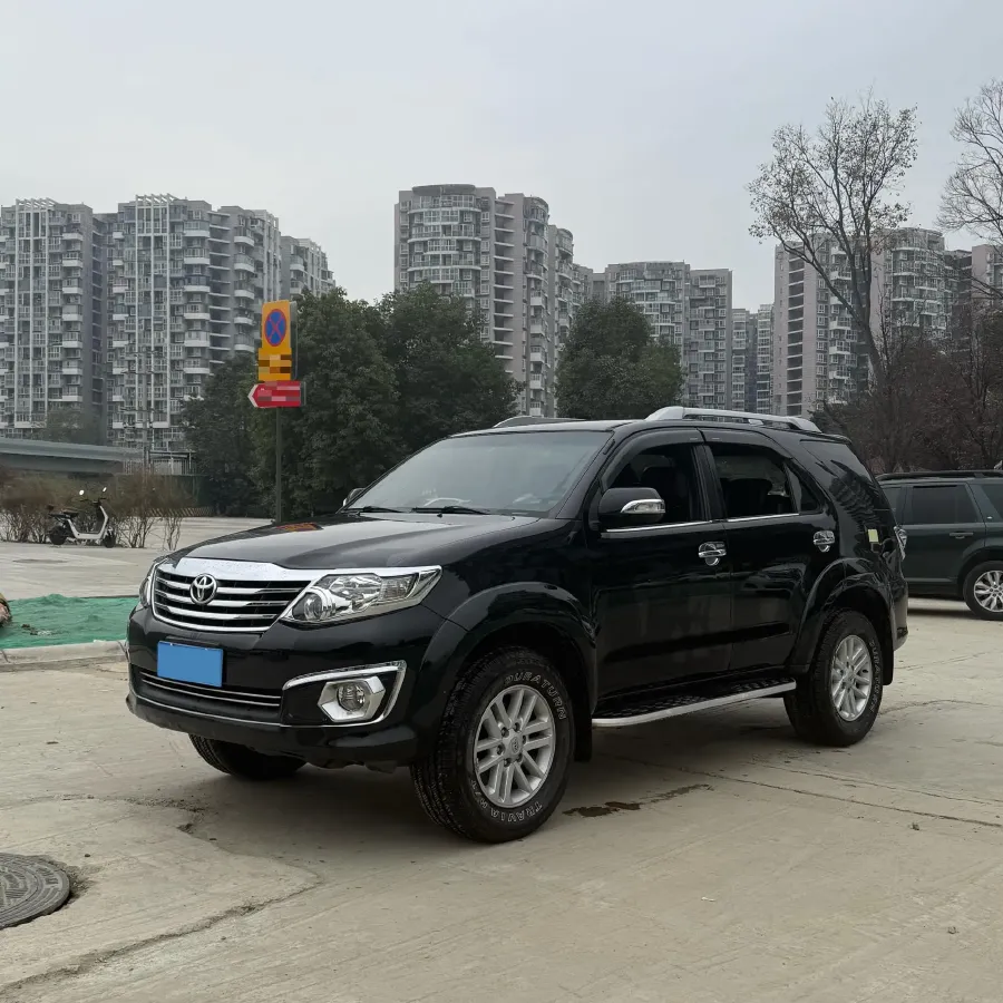 2011 Volvo C30 2.0L 145HP L4 6DCT,autocango,china used car exporter,china ev exporter,chinese used car exporter,chinese used ev exporter