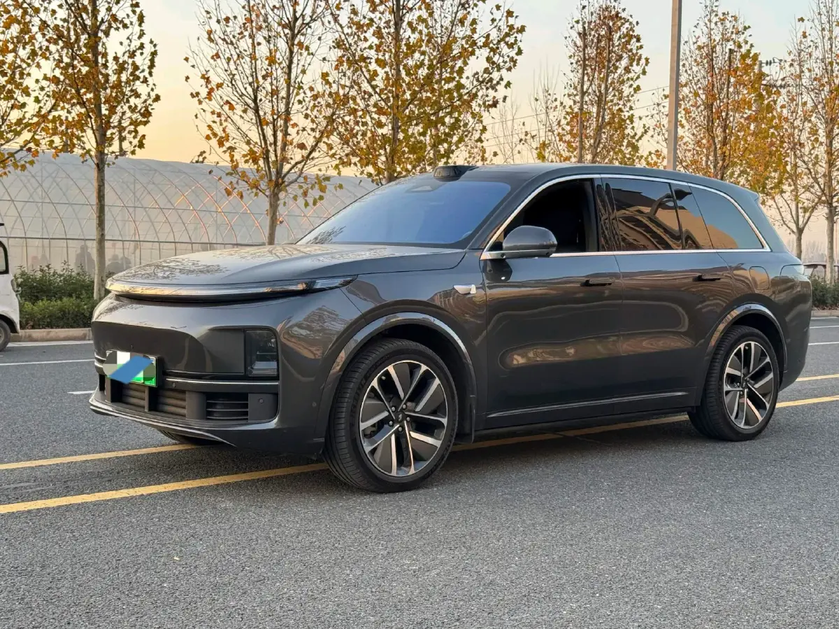 2024 Toyota Granvia 2.5L 189HP L4 E-CVT Hybrid