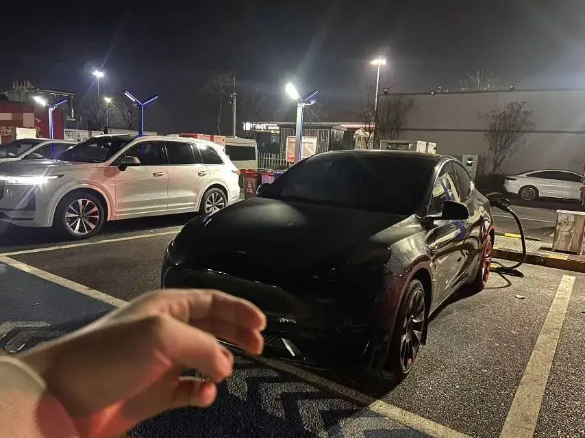 2022 Tesla Model Y BEV 60KWH