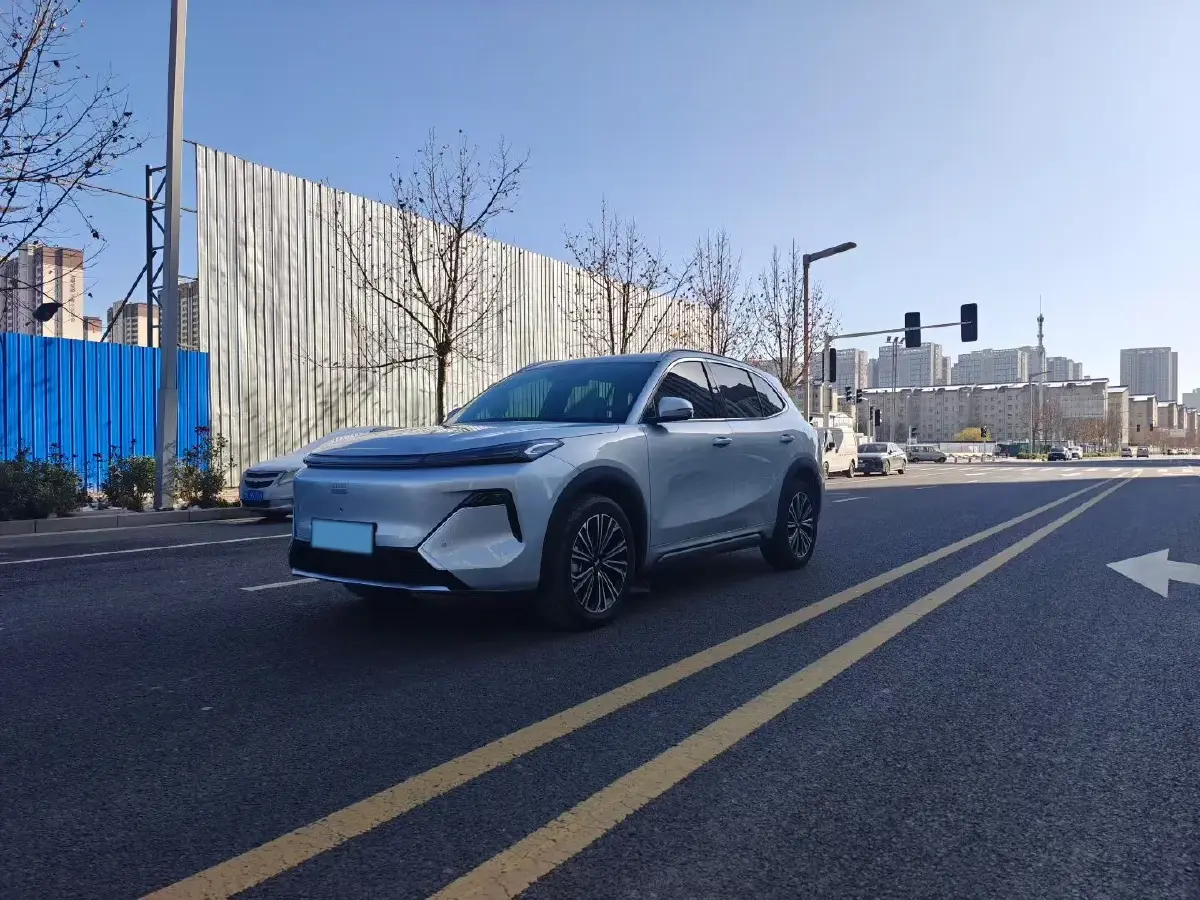 2025 BYD Sea Lion 05 DM-i 1.5L 101HP L4 E-CVT PHEV 18.3KWH