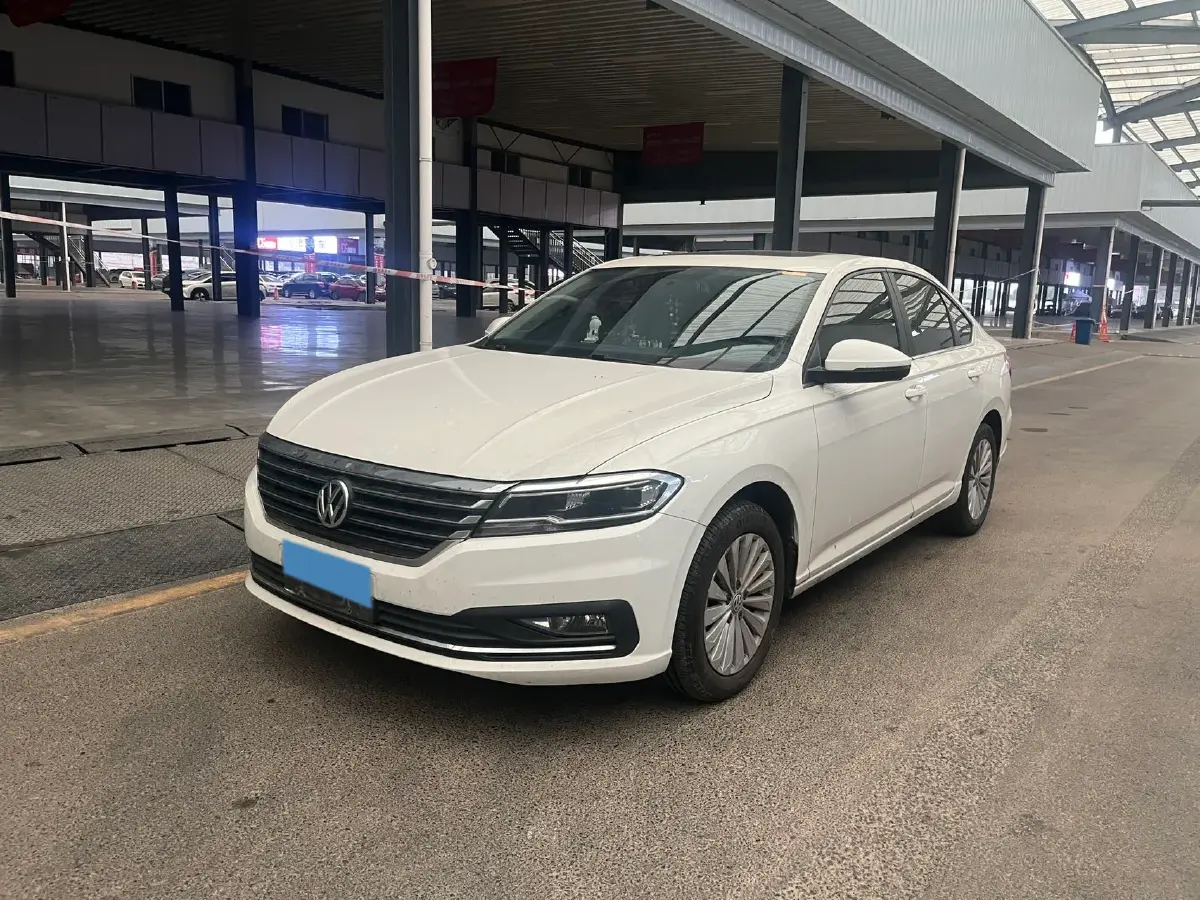 2019 Volkswagen Sagitar 1.2T 116HP L4 7DCT