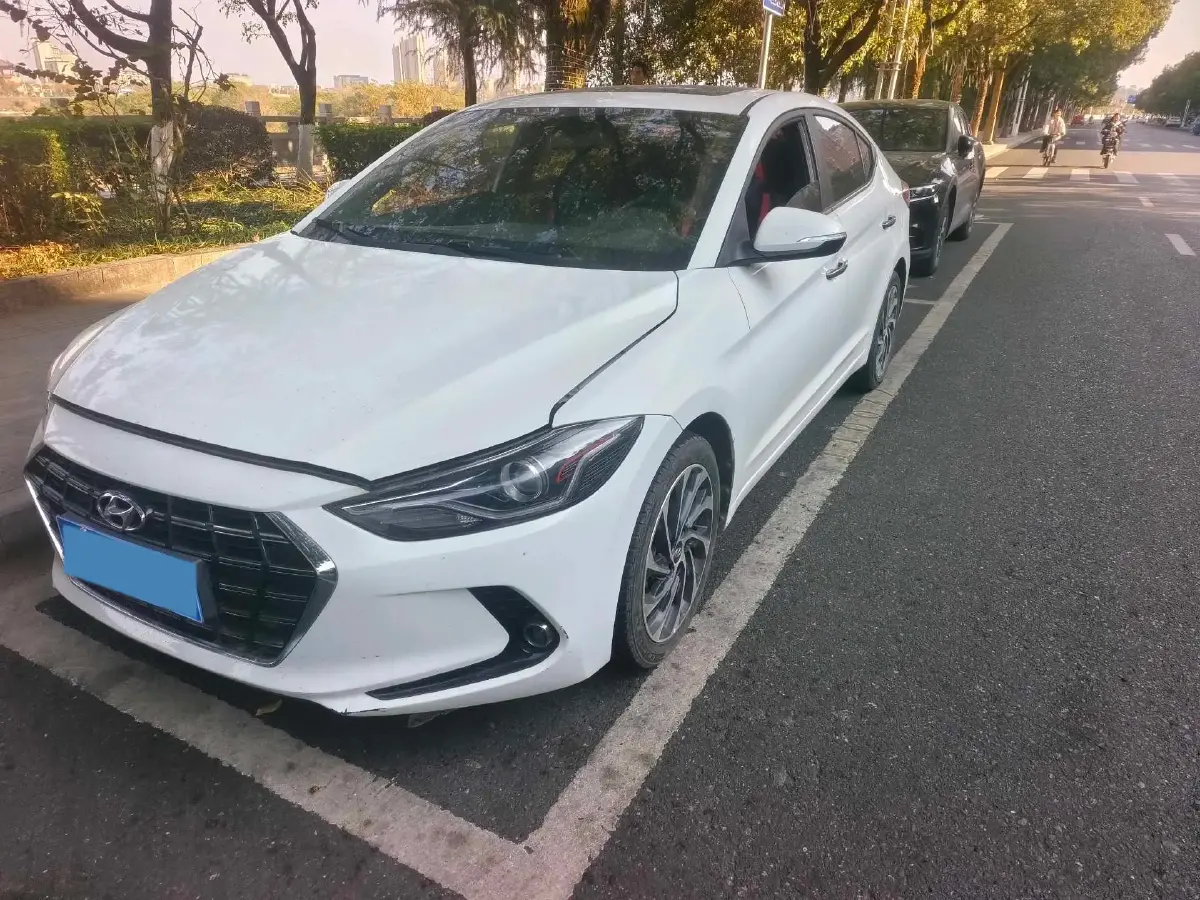 2019 Hyundai Elantra 1.4T 130HP L4 7DCT