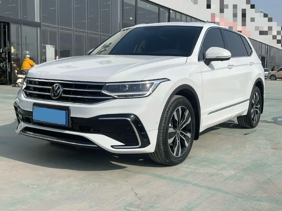 2025 Volkswagen Tiguan L 2.0T 186HP L4 7DCT