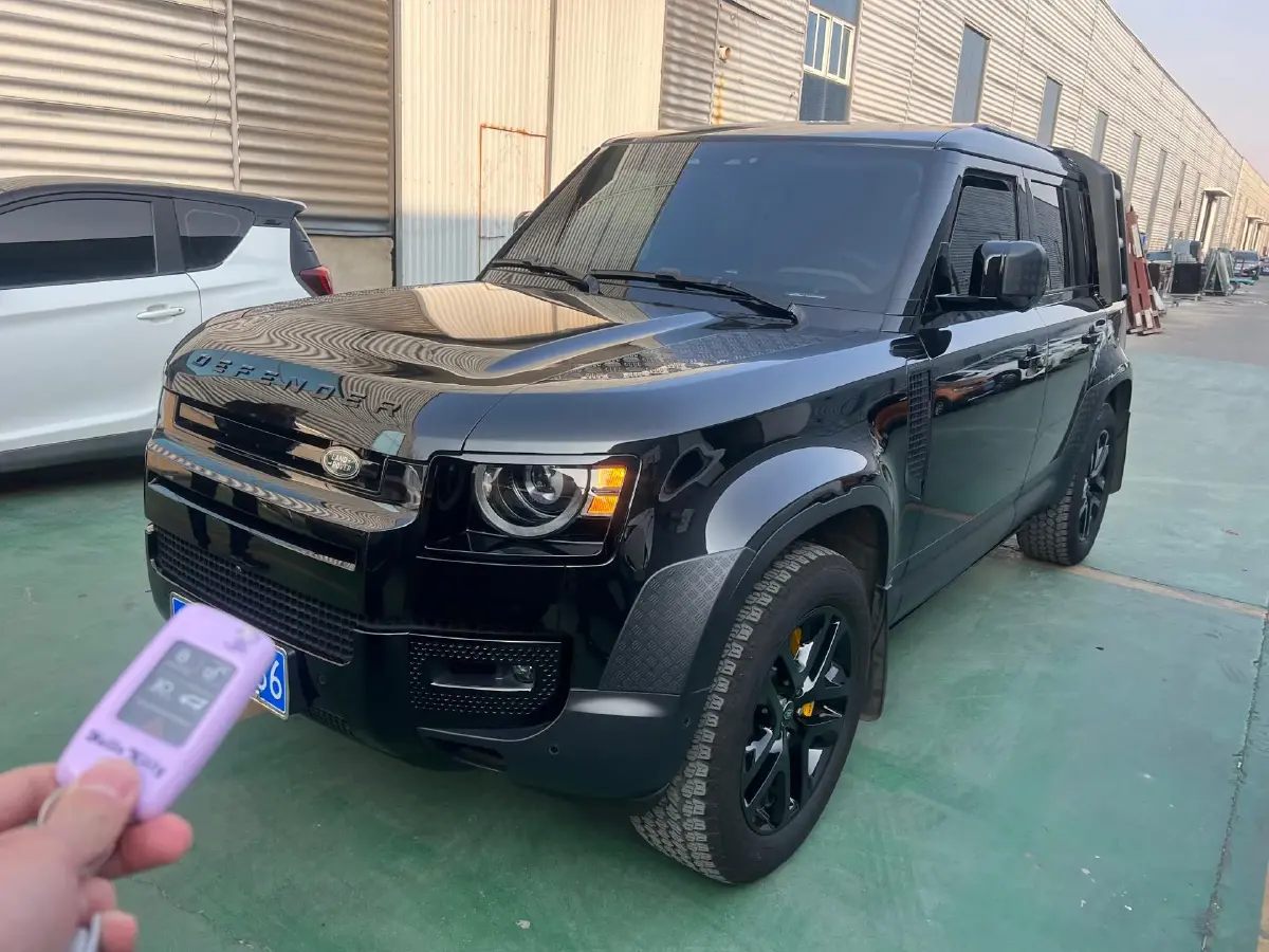 2024 Land Rover Defender 3.0T 400HP L6 8AT