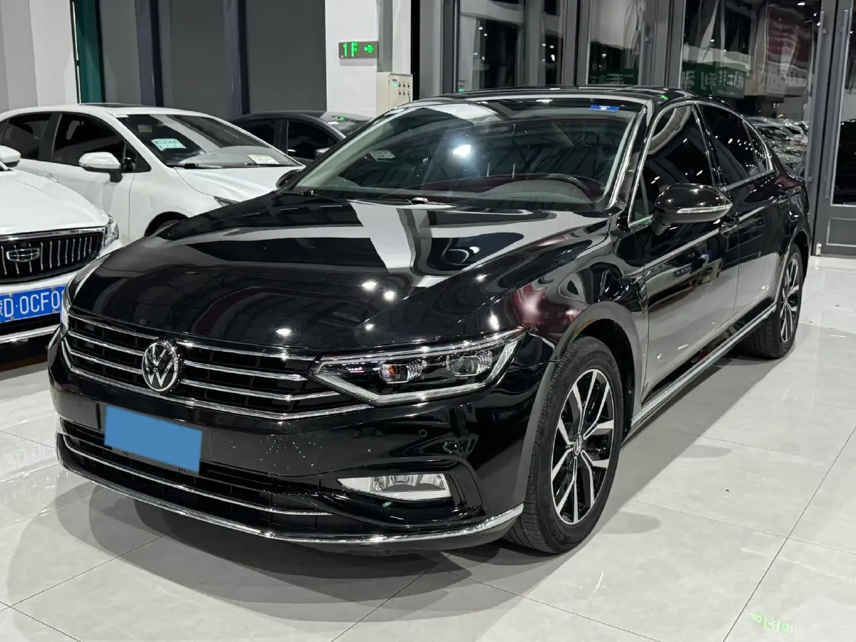 2020 Volkswagen Magotan 2.0T 186HP L4 7DCT,autocango,china used car exporter,china ev exporter,chinese used car exporter,chinese used ev exporter