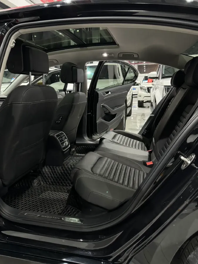 2020 Volkswagen Magotan 2.0T 186HP L4 7DCT,autocango,china used car exporter,china ev exporter,chinese used car exporter,chinese used ev exporter