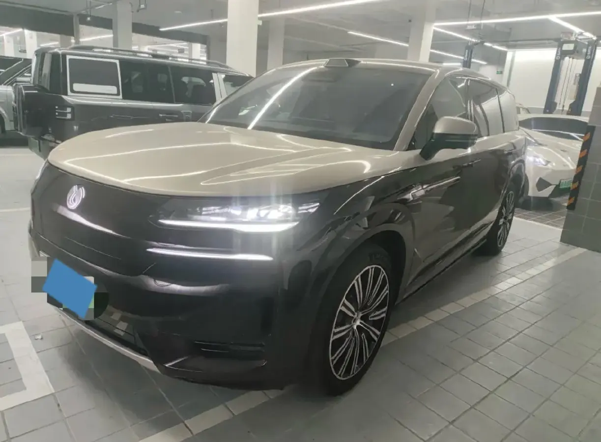 2026 Denza DenzaN9 2.0T 207HP L4 E-CVT PHEV