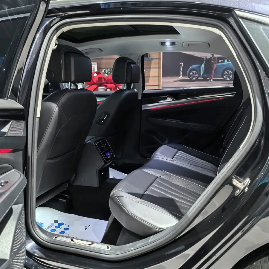 2025 Volkswagen Passat 2.0T 220HP L4 7DCT,autocango,china used car exporter,china ev exporter,chinese used car exporter,chinese used ev exporter